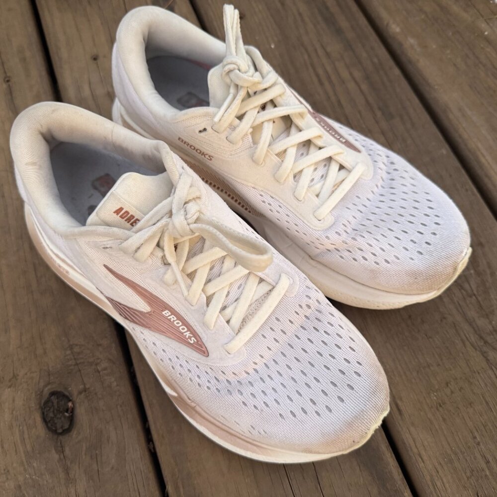 Brooks Adrenaline GTS Women's Running Shoes Size 8.5
